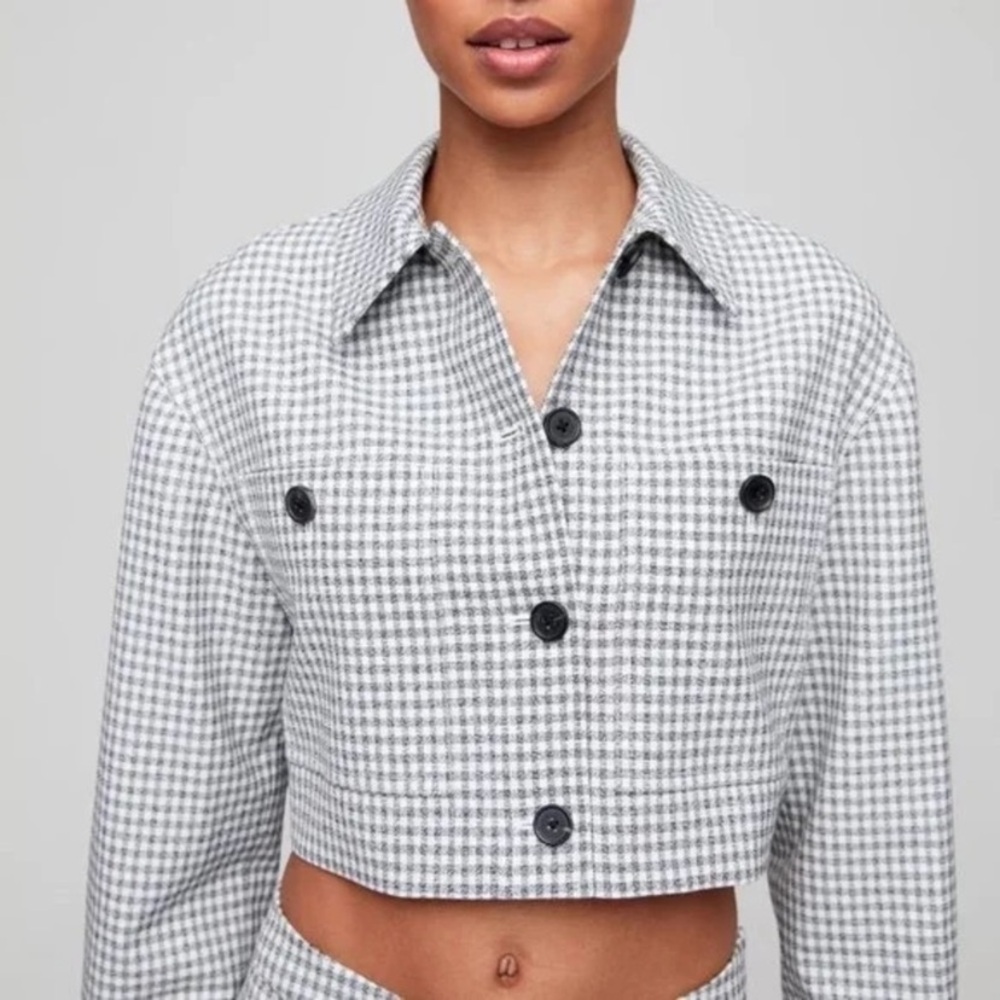 Wilfred Aritzia Black and White cropped Checkered Button Down jacket